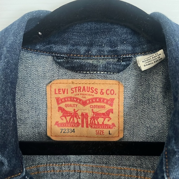 Levi’s men denim jacket - Picture 2 of 3